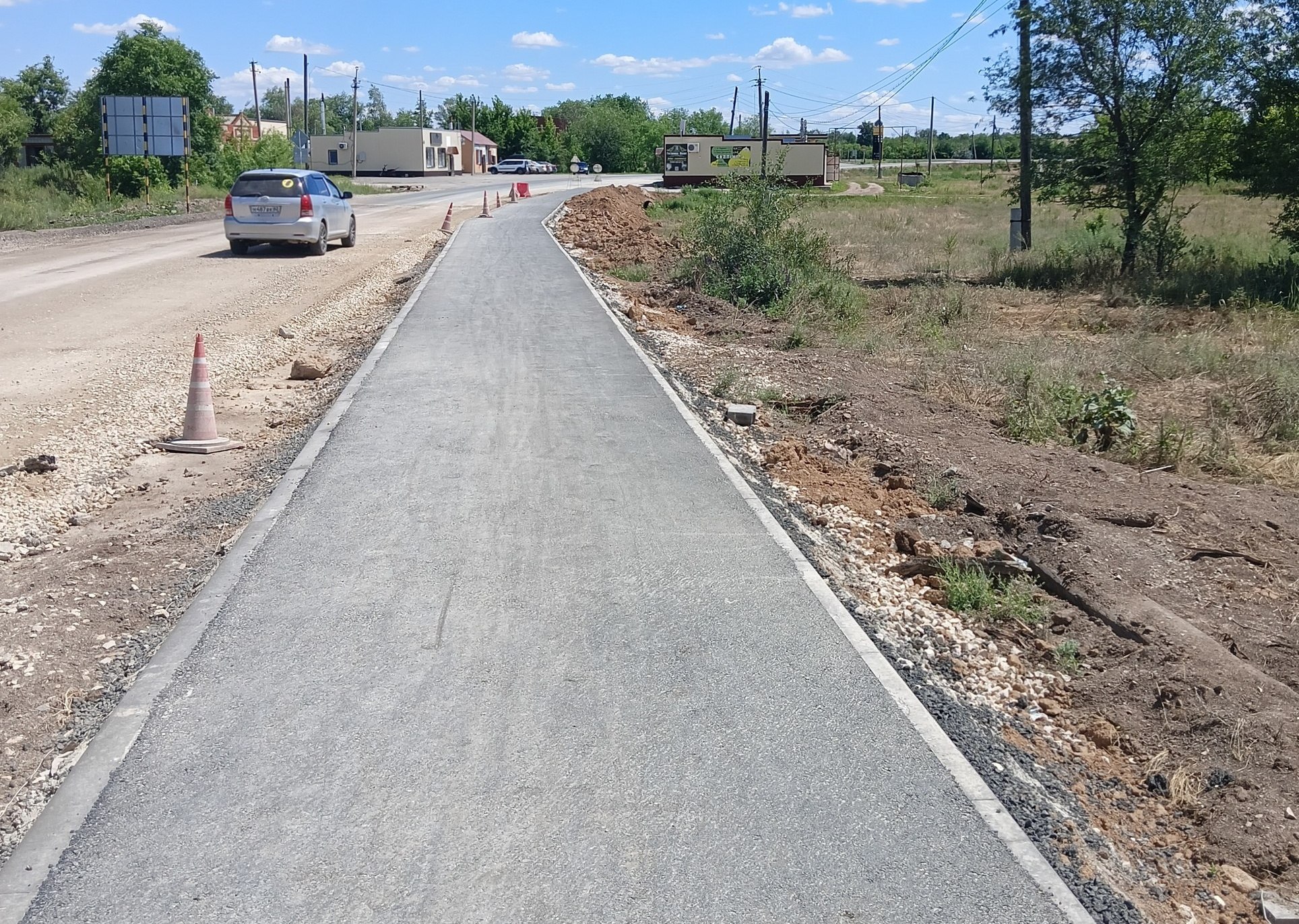 В саратовском поселке новый тротуар соединил два микрорайона
